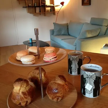 Le Canape Bleu *